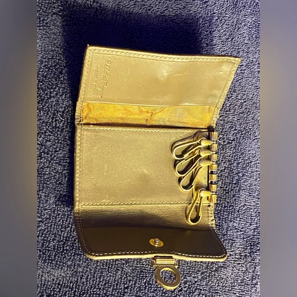 Salvatore Ferragamo keychain wallet